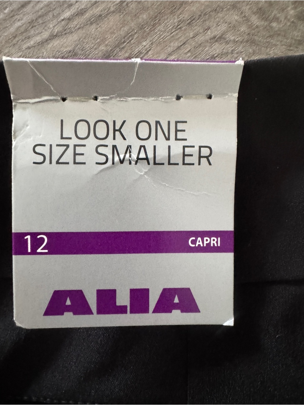 NWT Black Slimming Tummy Control Capri Pants Size 12 - Picture 10 of 11